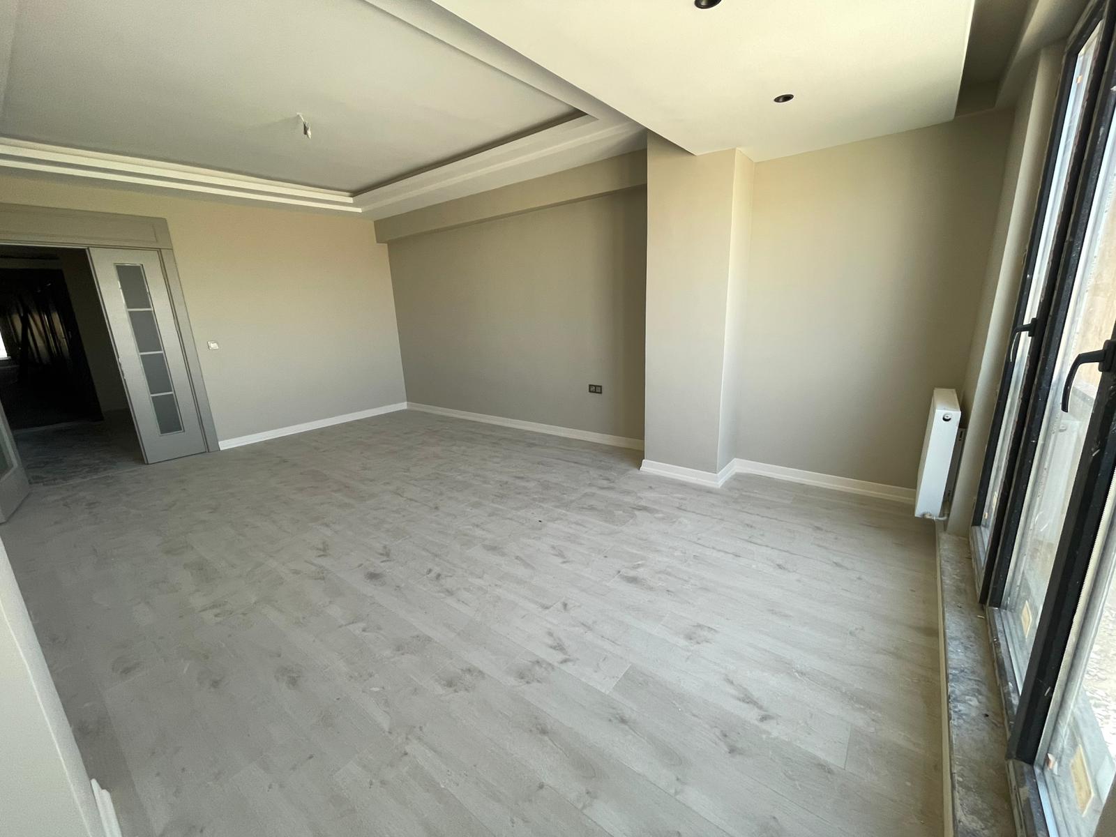 YILDIZKENT'TE BULVARDA SATILIK DAİRE